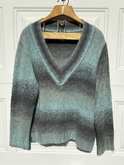 Woolrich Blue & Gray Gradient Knit V Neck Wool Blend Boxy Fit Sweater Womens XL