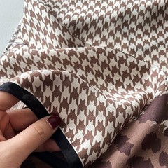 100% Mulberry Silk 27&Prime; Square Scarf Women Neckerchief Bandana Brown Houndstooth