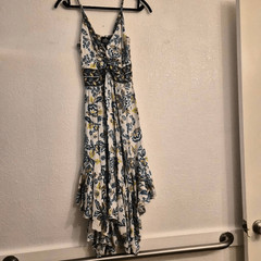 NWOT Angie Floral Sundress w/ Keyhole opening: Sexy Summer Essential Effortless