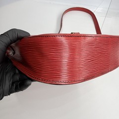 Authentic Louis Vuitton Saint Cloud GM Epi Shoulder Bag