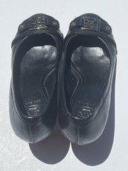 Tory Burch Womens Wedges Black Leather Gold Tone Logo Emblem Heels size 4.5