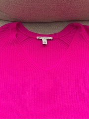 Bright Pink Autumn Cashmere V-Neck Women&rsquo;s Sweater, 100% cashmere, size L, EUC