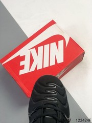 Men Shoe Nike Air VaporMax Plus Triple Black 924453-004