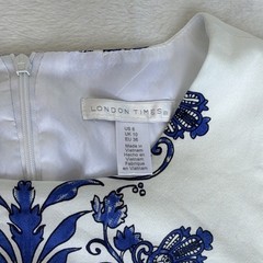 London Times Women&rsquo;s 6 White Blue Floral Sheath Knit Stretch Round Neck Zip