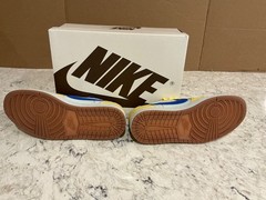 Travis Scott Canary Men’s 8/Women’s 9.5