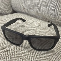 Authentic Ray-Ban Polarized Sunglasses Justin RB4165 – Matte Black/Grey Gradient
