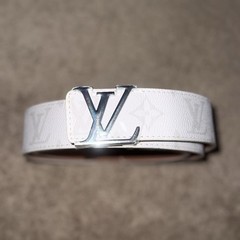 Louis Vuitton Men’s White Belt Size 30-34