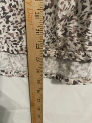 Maurices Women’s Beige/Brown/Black Leopard Print V-Neck Tee Short Sleeve L