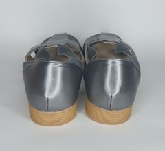 New Women&rsquo;s Comfort Ease Metal Pewter Fisherman Sandal Shoes Size 6M
