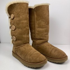 UGG 1016227 Bailey Button Triplet II Tall Size 10 Women&rsquo;s Boots – Chestnut