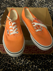 VANS Authentic Cadmium Orange/True White Canvas Low Top Sneaker Women’s 7