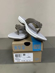 Clarks® Breeze Sea Cloudstepper Women&rsquo;s Flip Flop Sandals 1