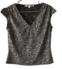 STUDIO M Short Black Cream Top Size Small Womens