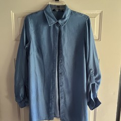 Zac and Rachel Women&rsquo;s Blue Denim Lyocell Collared Long Sleeve Button-Up Size M