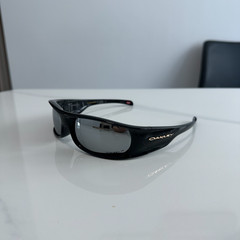 Vintage Oakley HIGHLAND Polarized Sunglasses OO9522 Black Frame PRIZM Silver Len