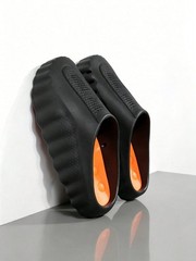 Mind 001 Men&rsquo;s Closed-Toe Clogs, Lightweight Durable Construction, Ventilated Up