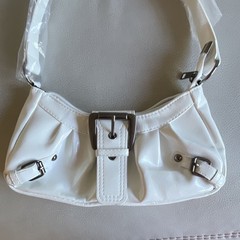 White Small Solid Shoulder Bag Zip Closure Buckle Accent Detachable Strap