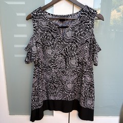 RAFAELLA Women’s Blouse Large Black White Abstract Pullover