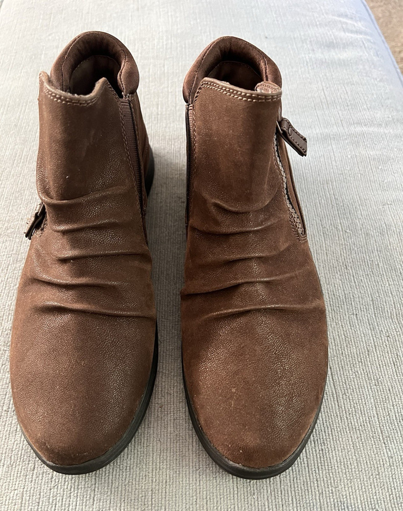 Clarks Cloudsteppers Breeze Range Brown Ankle Bootie Side Zip Cushioned 8M