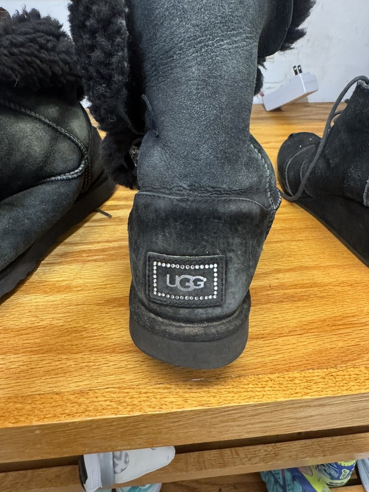 UGG Australia Bailey Crystal Button Bling Black Boots 3349 Size 9 40