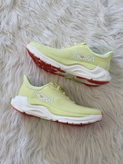 Hoka Arahi 8 Sunlight Neon Yuzu Women Size 6.5