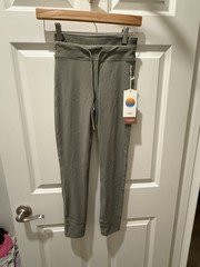 Vuori New Elevate Daily Legging Pistachio WOMENS XS