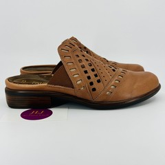 Naot Women&rsquo;s Sharkia Mocha Leather/Stone Nubuck Comfort Mules Size 37 EU/ 6 US