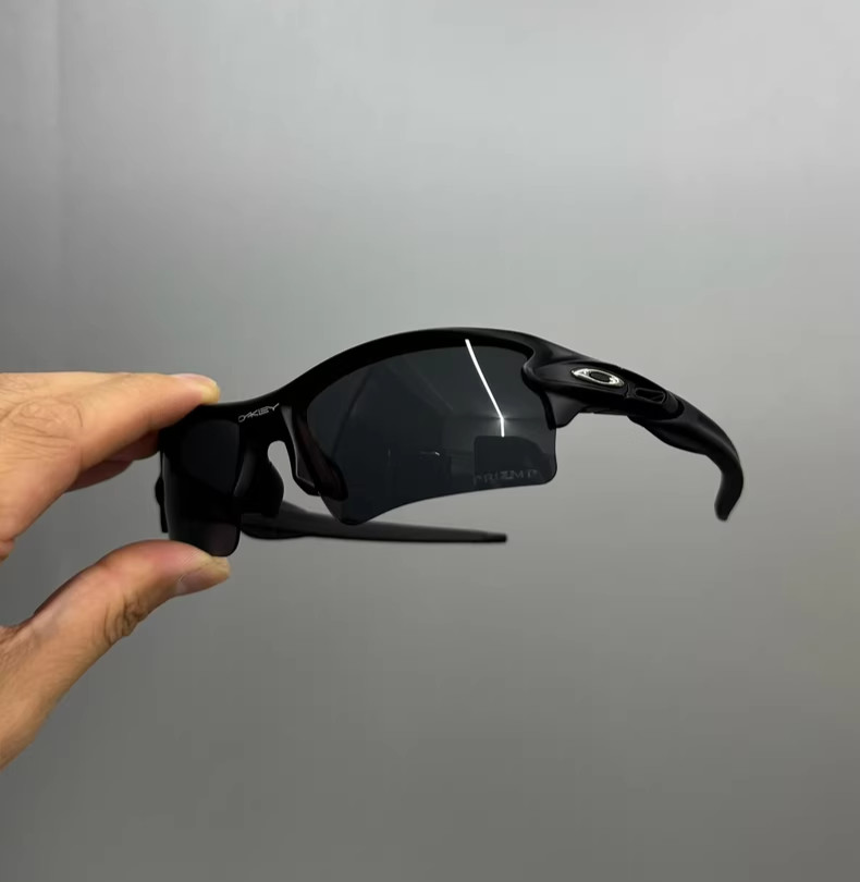 Oakley Flak 2.0 POLARIZED Lightweight Sunglasses Prizm Black Matte Black Frames