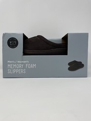 Wayland Square Memory Foam Slippers Size Small Men’s 6-7 Women’s 7-8 – Brown