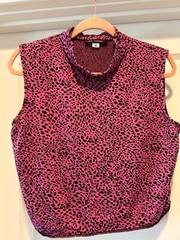 St. John Knit Pink Animal Print Sleeveless Mock Neck Top Sz Medium