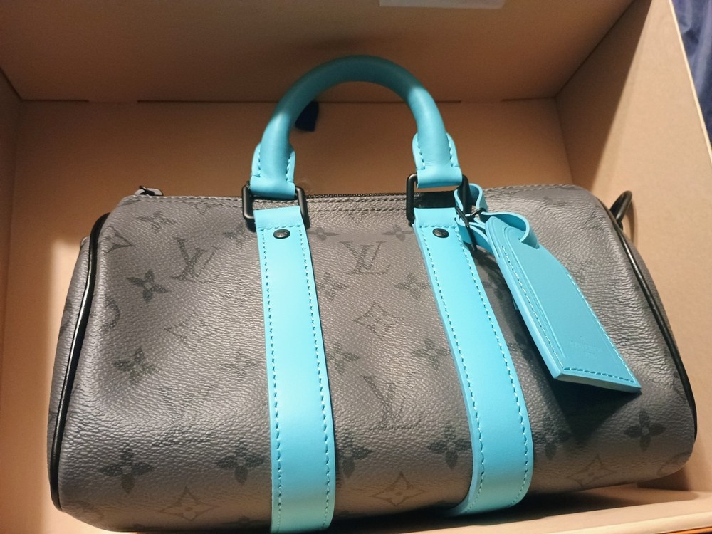 Louis Vuitton Reverse Keepall Bandouliere 25 Turquoise