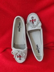 Minnetonka 9 white leather 10 flats native Indian moccasins fringe flats shoes w