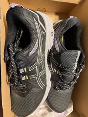 Size 11 – Asics Gel Venture 8 Black Ivory W
