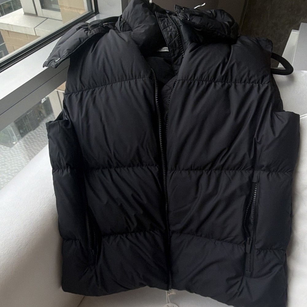 Vuori Women&rsquo;s Black Down Puffer Vest Full Zip Snap Collar Sleeveless Size M