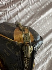 Louis Vuitton Authentic Monogram Speedy 25