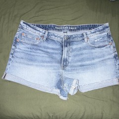 American Eagle Perfect Shortie Women&rsquo;s 16 Blue Light Wash Mid Rise Denim Shorts