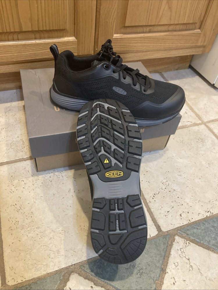 KEEN Utility Mens 9.5 US Sparta 2 Low Alloy Toe Industrial Work Sneakers Black